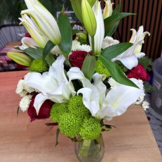 vazoda lilyum güller